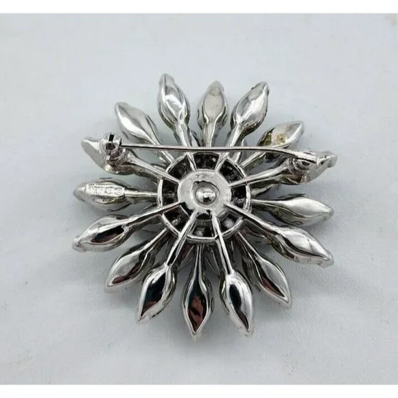 STUNNING VTG Signed Crown Trifari Layered Rhinestone Marquise Flower Brooch Pin - Picture 2 of 3